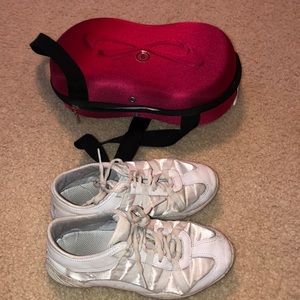 Nfinity cheer shoes with case